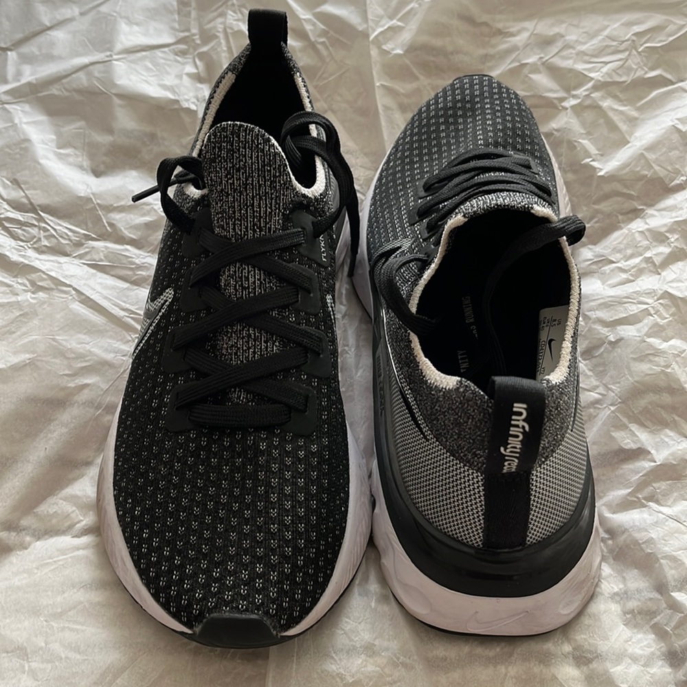 Nike tennis shoes
